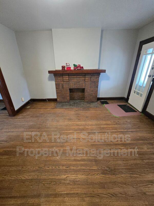 216 N Hague Ave - Photo 4 of 18