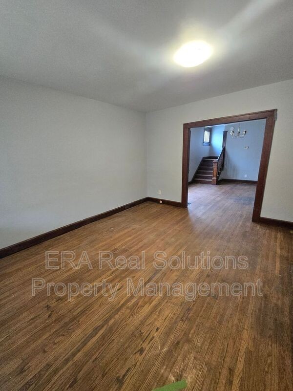 216 N Hague Ave - Photo 5 of 18