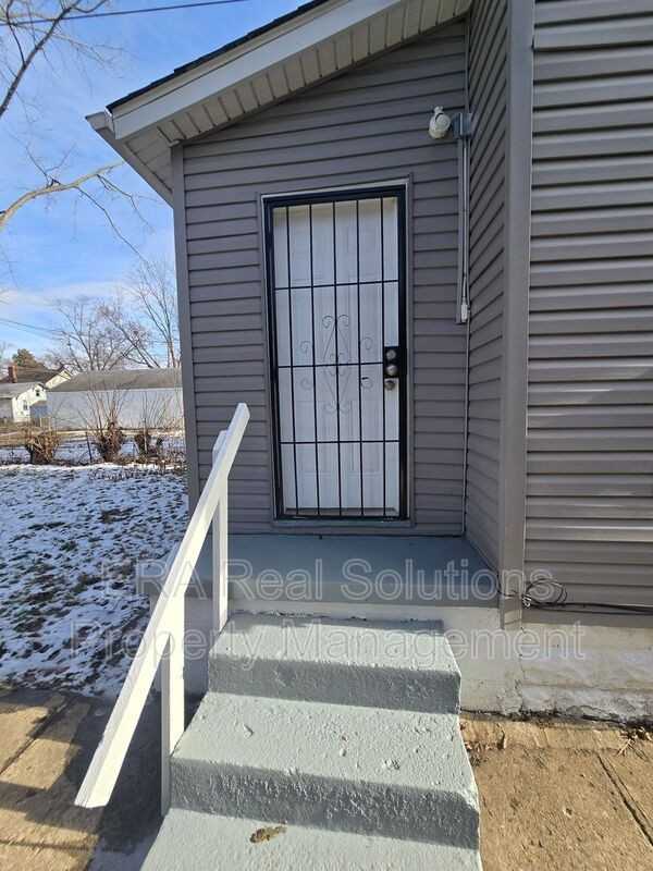 1418 Cordell Ave - Photo 2 of 25