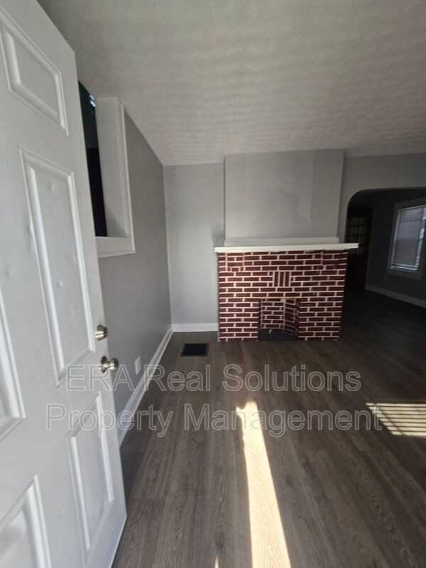 1418 Cordell Ave - Photo 4 of 25