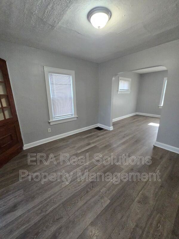 1418 Cordell Ave - Photo 5 of 21