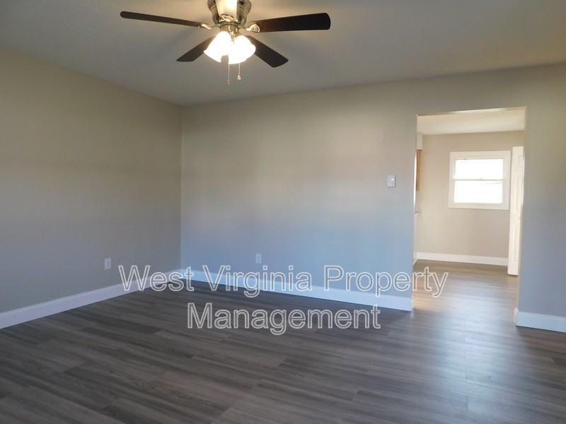 2090 Prudence Rd - Photo 3 of 19