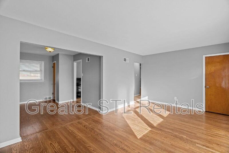 3 Venetia Ct - Photo 4 of 37