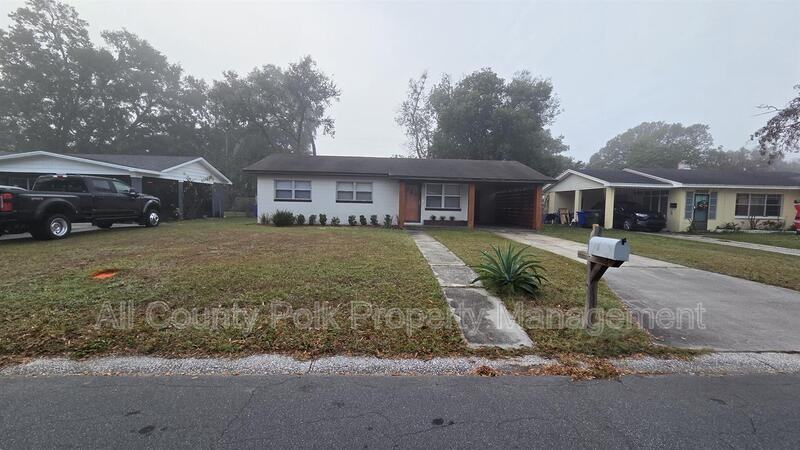 1621 Huntington St - Photo 2 of 18