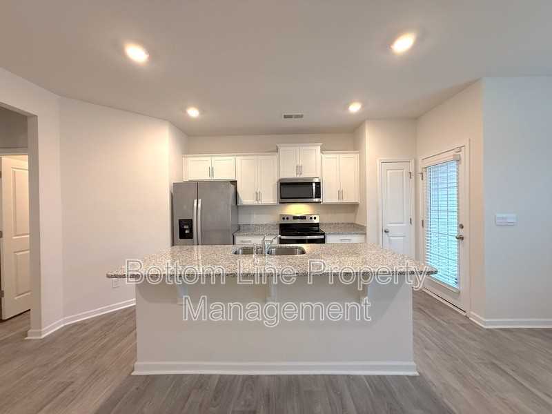 8109 Murray Branch Dr - Photo 5 of 19