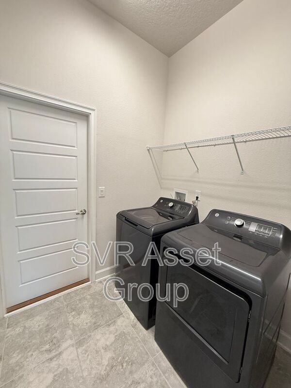 3223 Winding Creek Pl - Photo 3 of 20