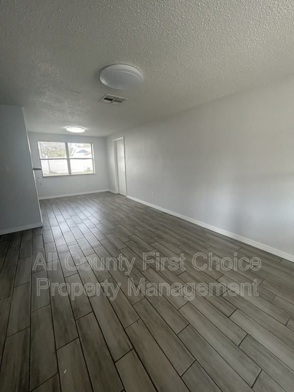 1216 Grantwood Ave - Photo 2 of 19