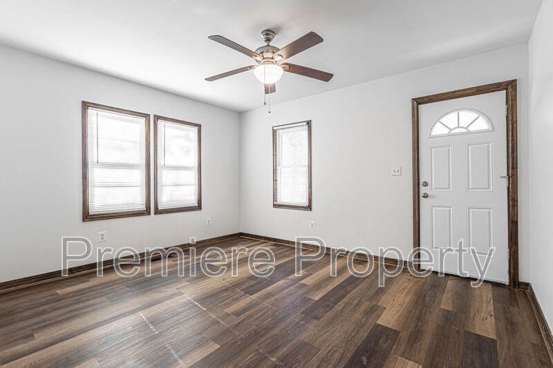 2419 S Vermont Ave - Photo 2 of 11