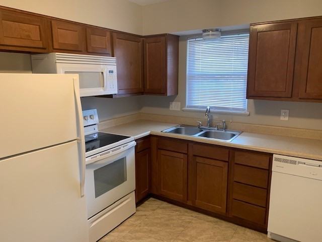 Midtown Court Apartments - Photo 6 of 10