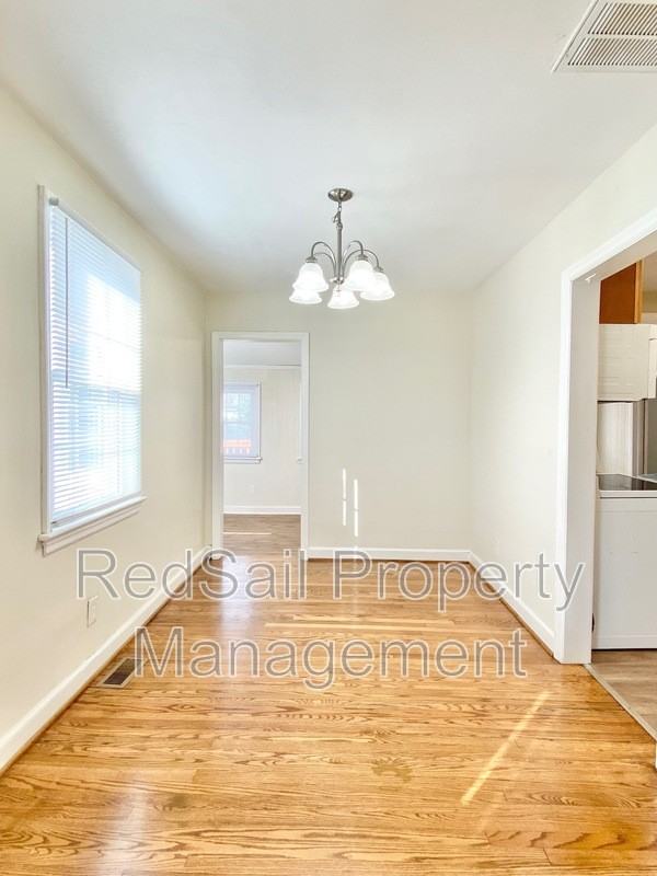 619 Brewer St - Photo 6 of 22