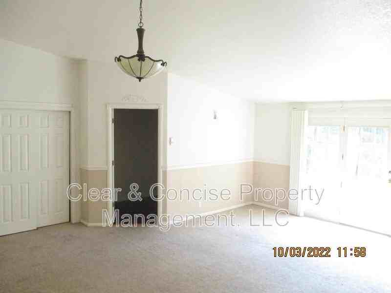 4407 Dillard Rd - Photo 3 of 10