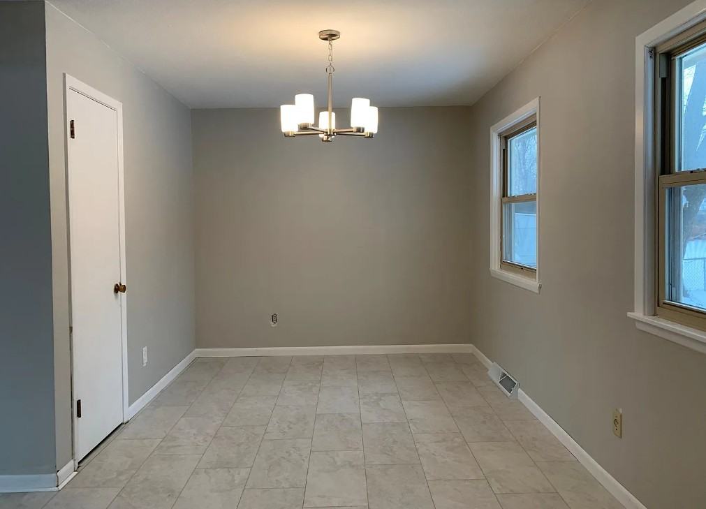 402 N Division St #1 - Photo 2 of 6