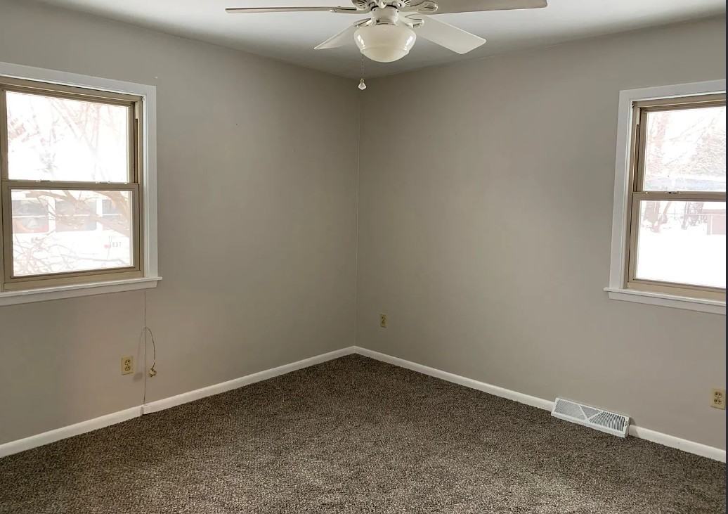 402 N Division St #1 - Photo 5 of 6