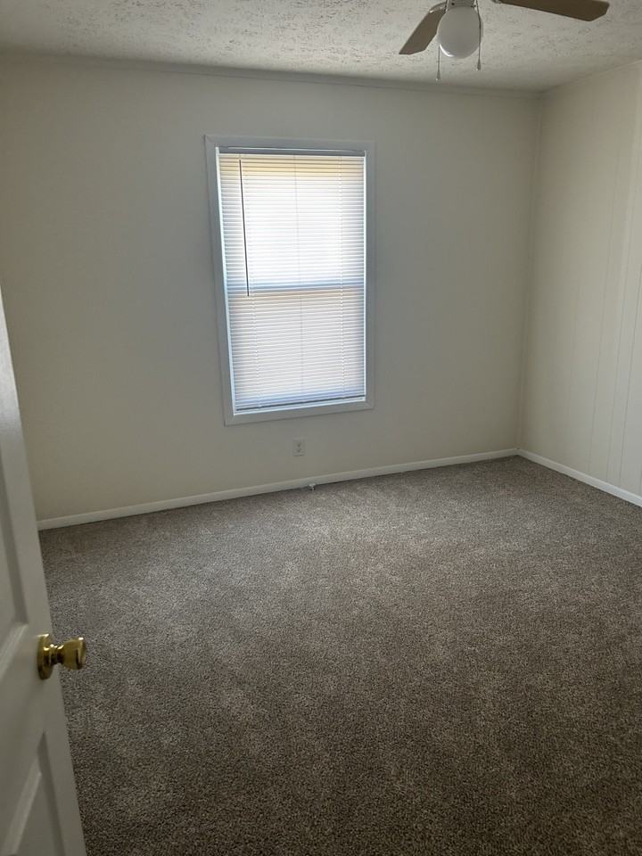 2535 W Monroe St #1 - Photo 3 of 6