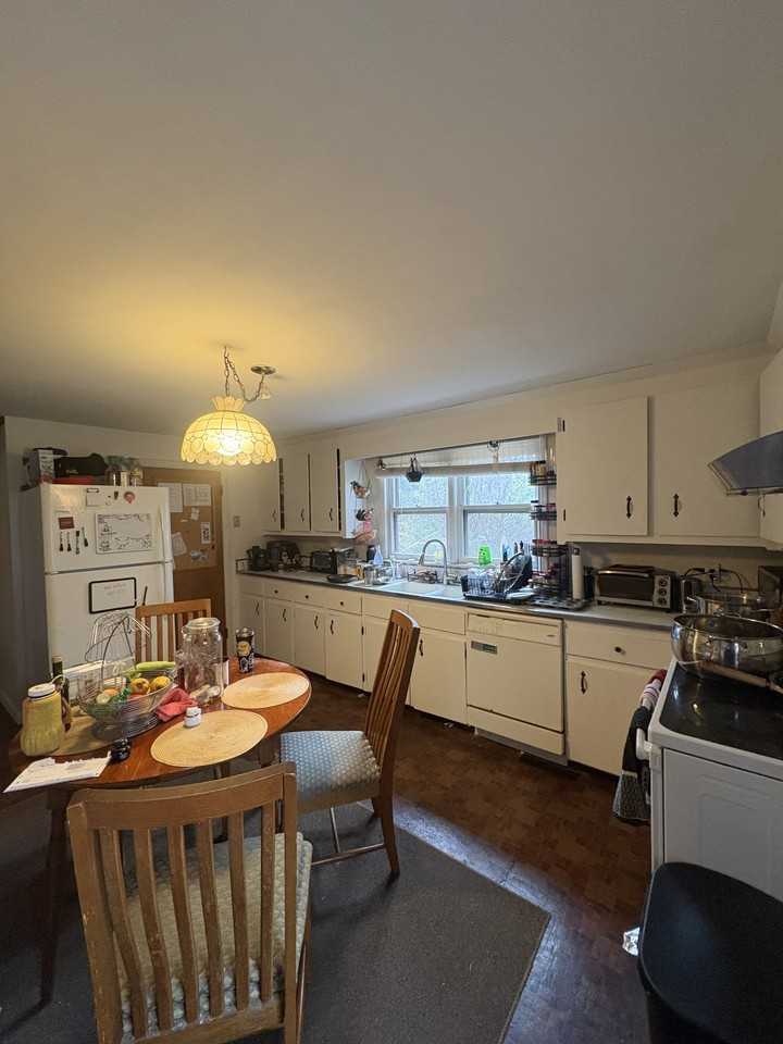 46 S East St #1 - Photo 4 of 11