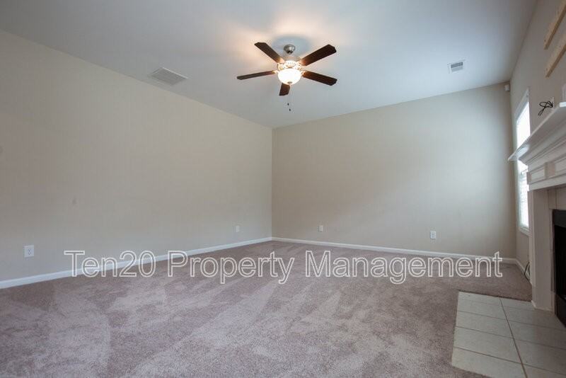 122 Cedar Way - Photo 3 of 38