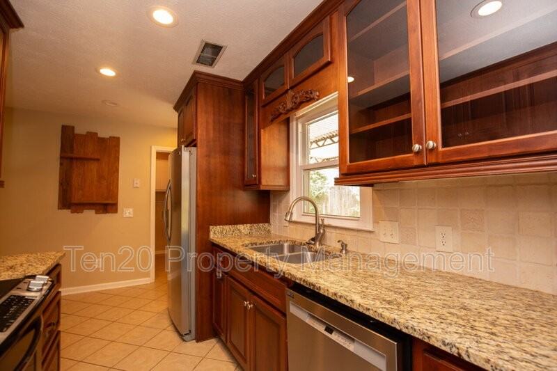 7664 Northfield Dr - Photo 5 of 24