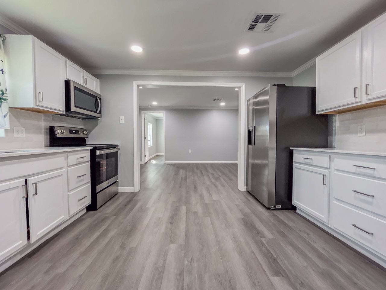 415 Avenue C #1 - Photo 3 of 11