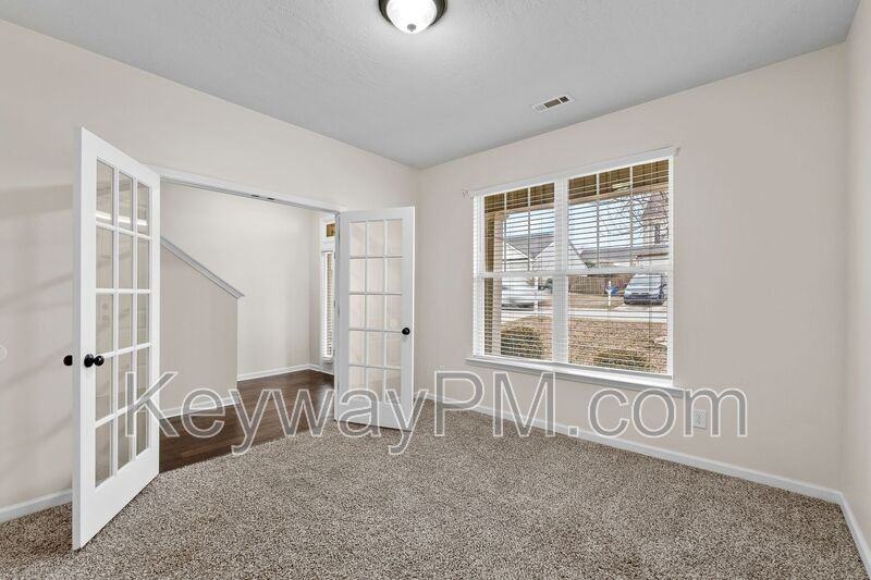 307 Crown Heights Way - Photo 4 of 20