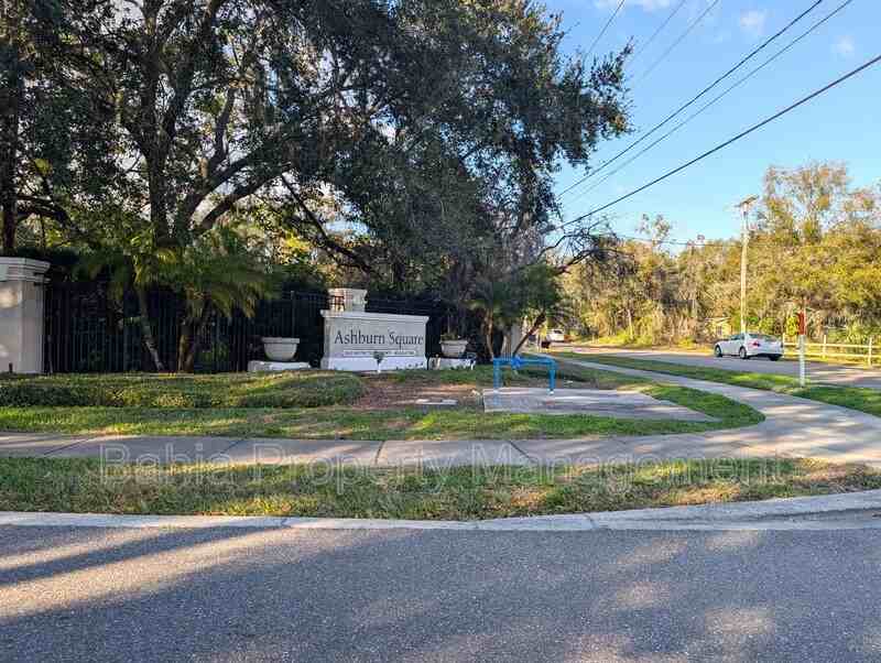 4656 Ashburn Square Dr - Photo 3 of 20