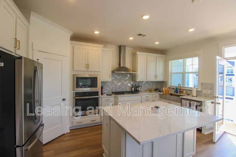 406 Katies Scenic Ct - Photo 4 of 24