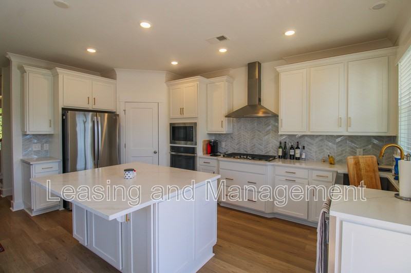 406 Katies Scenic Ct - Photo 5 of 24