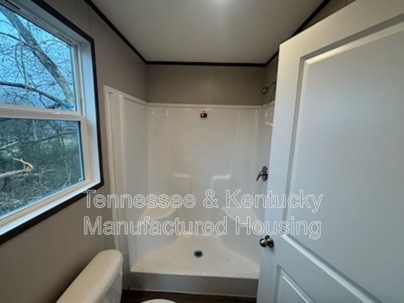 210 Eller Dr - Photo 5 of 10