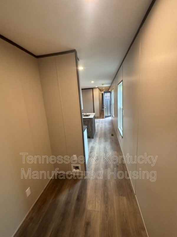 210 Eller Dr - Photo 7 of 10