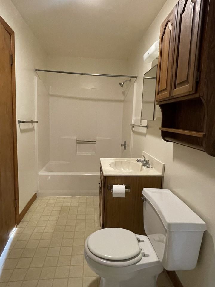 303 S Market St Rear #REAR - Photo 4 of 13