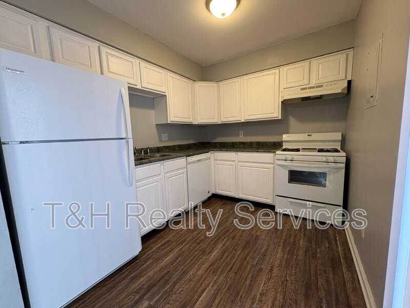 10204 Catalina Dr - Photo 6 of 16