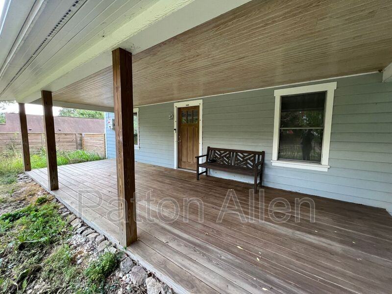 135 Michigan Ave - Photo 2 of 24