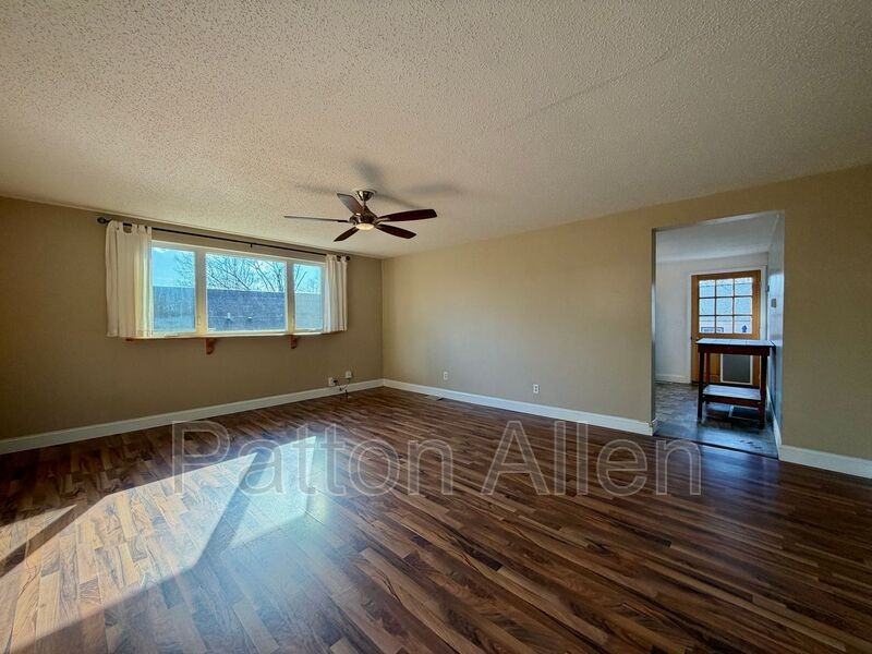 135 Michigan Ave - Photo 6 of 24