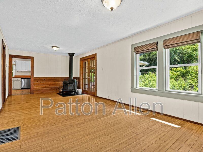 83 5th Ave - Photo 3 of 37