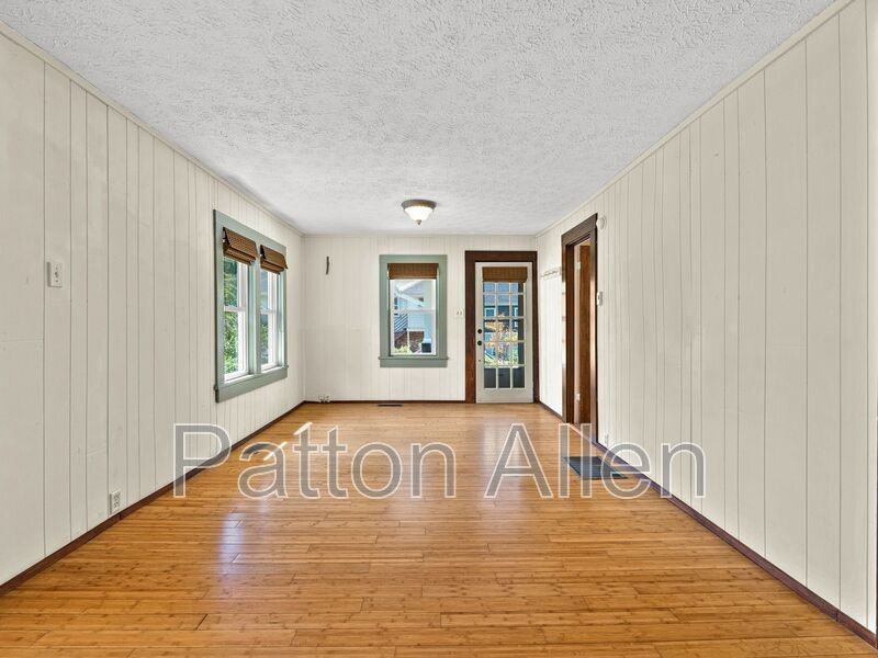 83 5th Ave - Photo 6 of 37