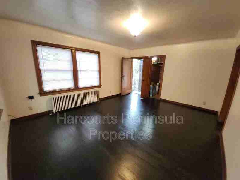 949 Washington Ave #A - Photo 3 of 9