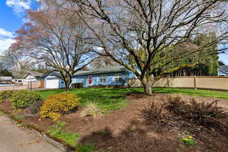 8580 Se 34th Ave - Photo 2 of 35