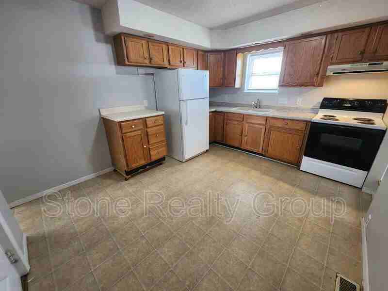 731 Walnut St - Photo 5 of 12