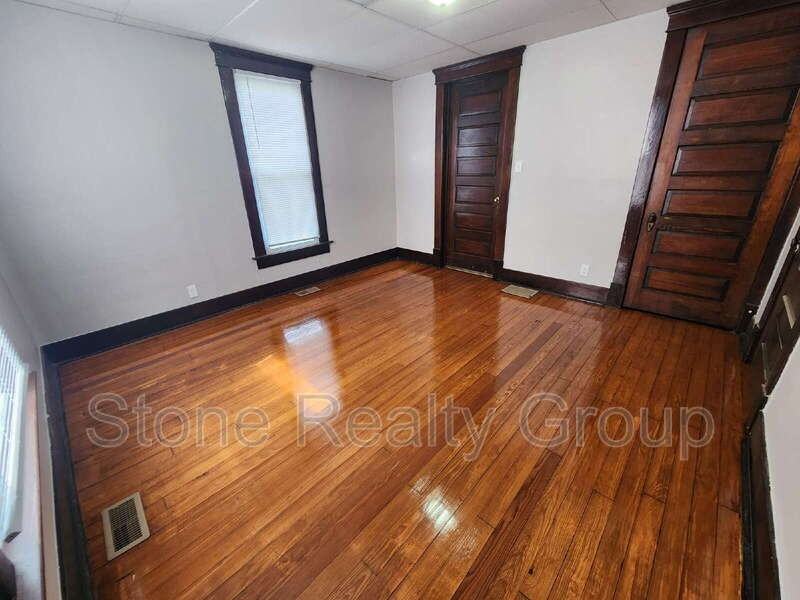 731 Walnut St - Photo 6 of 12