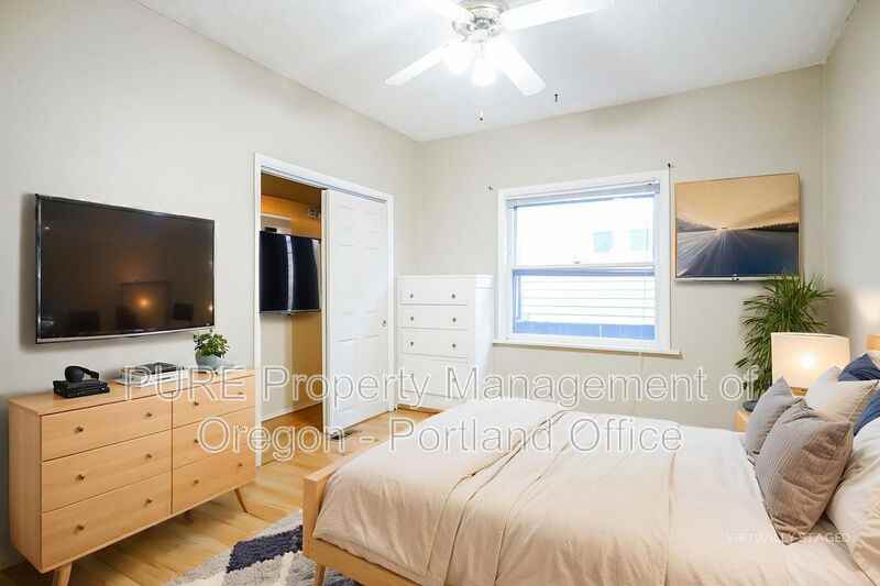 1737 N Rosa Parks Way - Photo 4 of 50