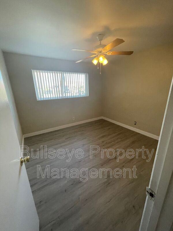 3127 W Dahlia Dr - Photo 7 of 17