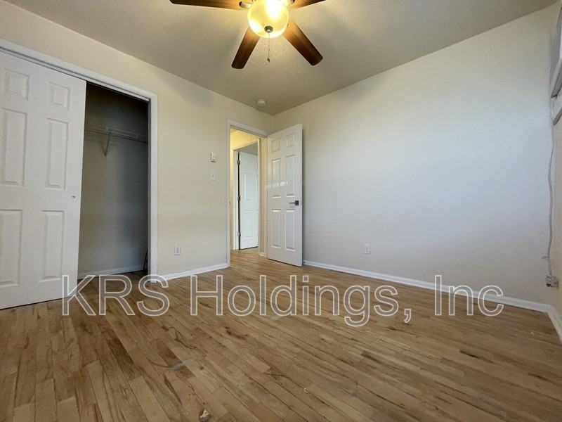 938 W Ocean View Ave - Photo 6 of 10