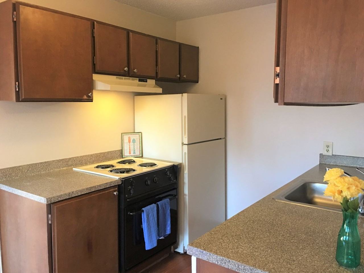 #376 GARDEN HOME APARTMENTS - Photo 4 of 25