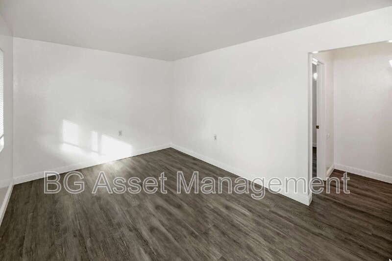 1875 Powell St #3 - Photo 7 of 17