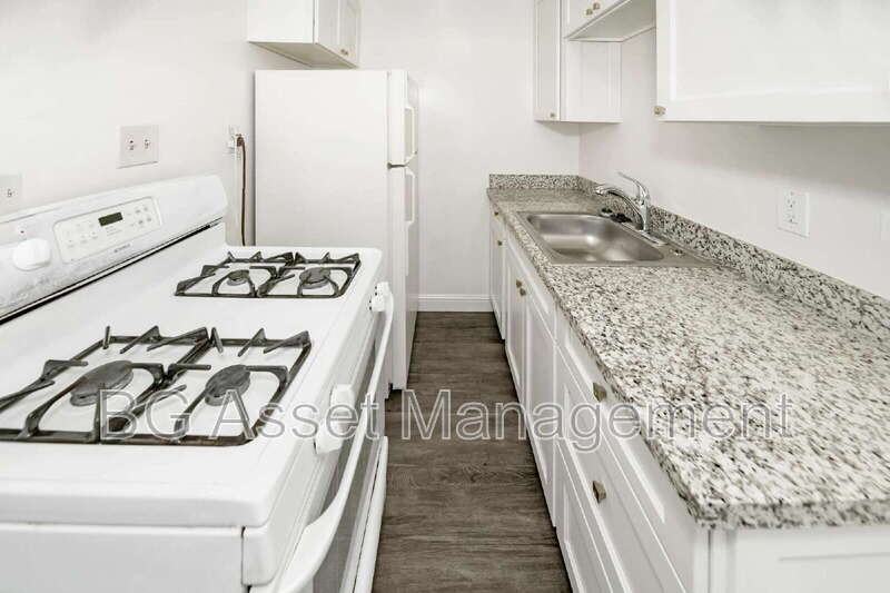 1875 Powell St #3 - Photo 4 of 17