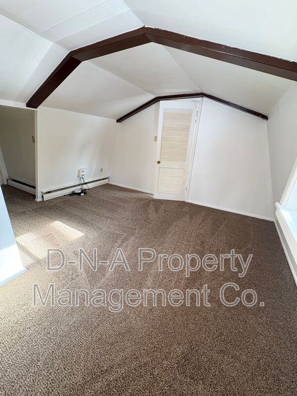 106 3rd St #15 - Photo 3 of 19