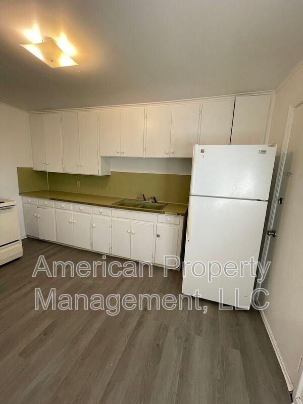 2730 N Main St - Photo 6 of 27