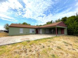 featured image of 910 910 - 912 Williamson Dr