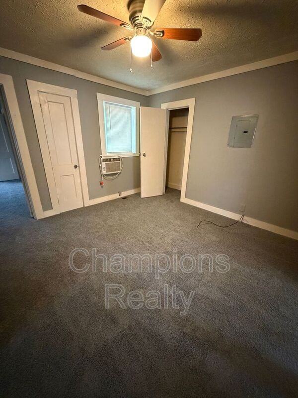 2802 Pecan St #B - Photo 4 of 26