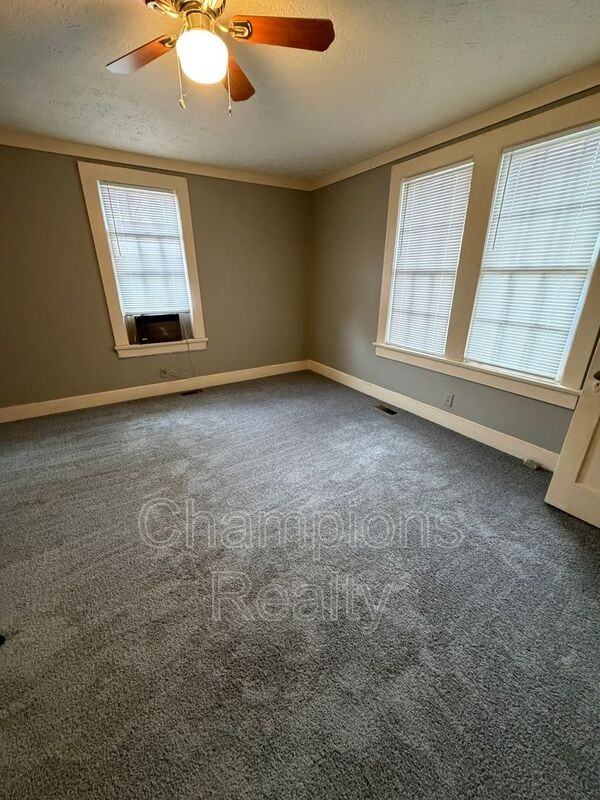 2802 Pecan St #B - Photo 7 of 26