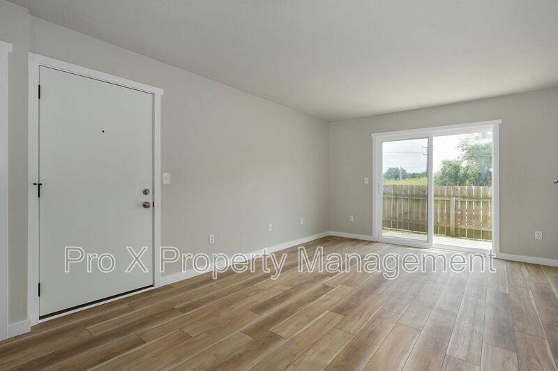 2213 E Macs Ct #18 - Photo 3 of 15